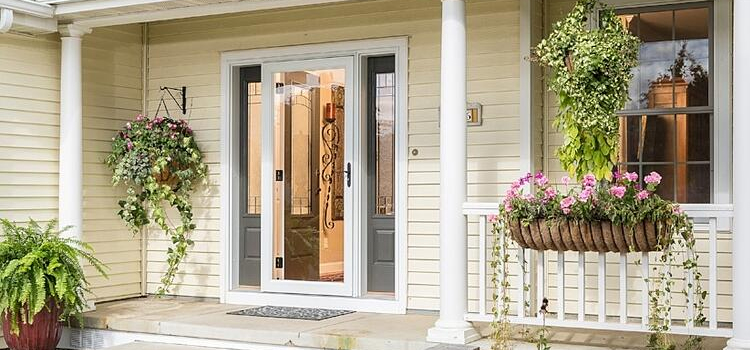 screen door installation in Escondido